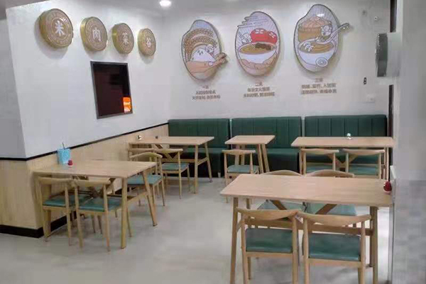 湖南浏阳市永安镇三米粥铺店店内